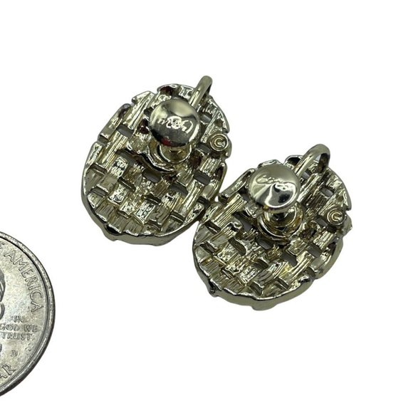 VINTAGE Coro Jewelry Screw Back Earrings Clip On Gold Tone Waffle - Picture 4 of 5